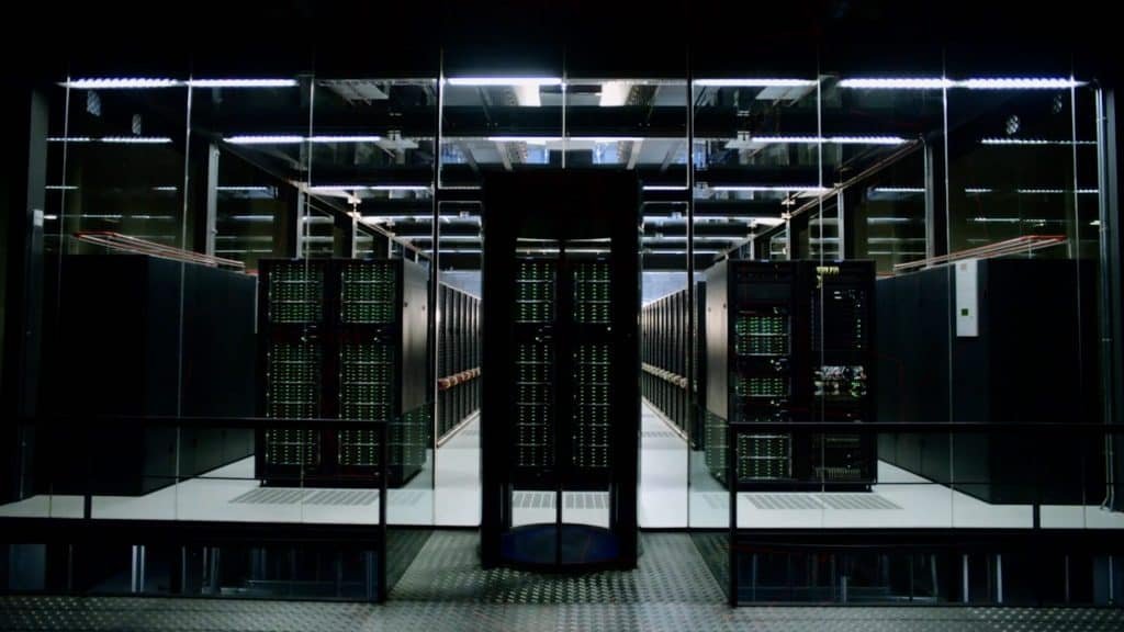 Lenovo servers in Barcelona (Image: Disclosure / Lenovo)